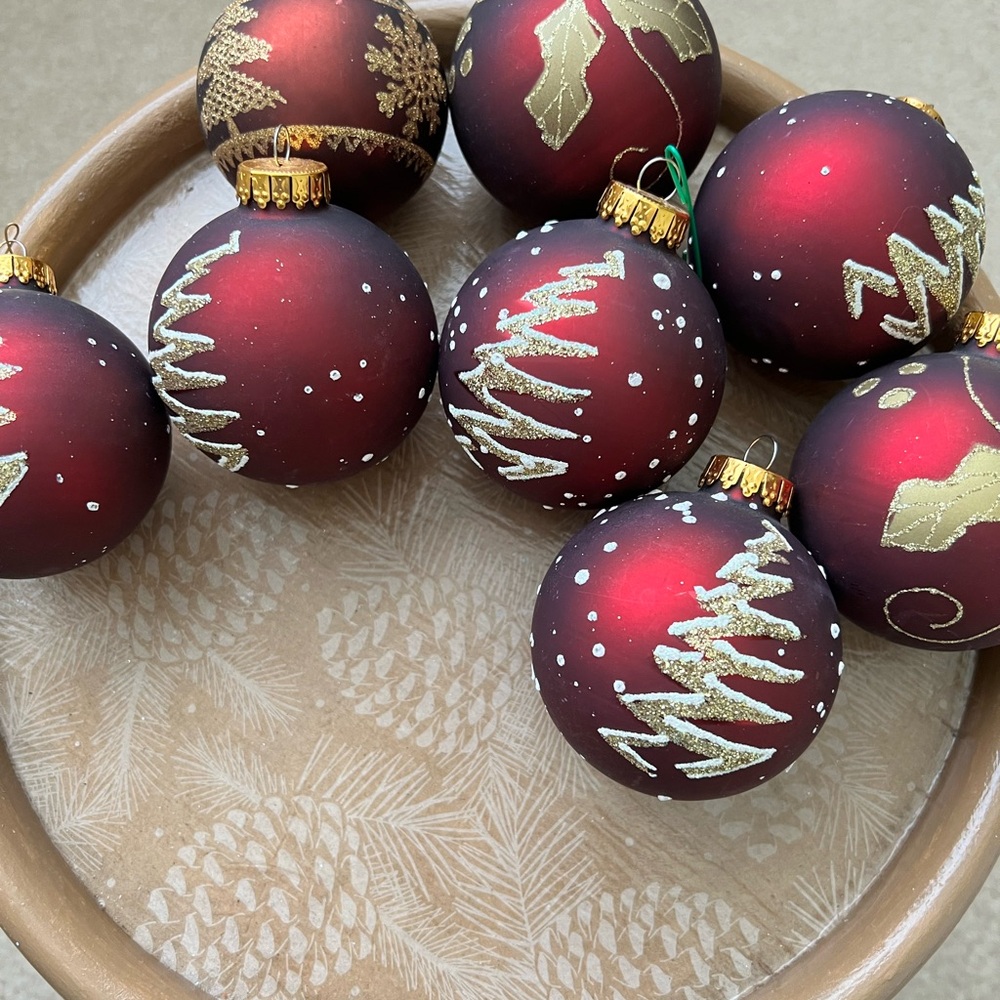 Elegant Burgundy and gold ornaments